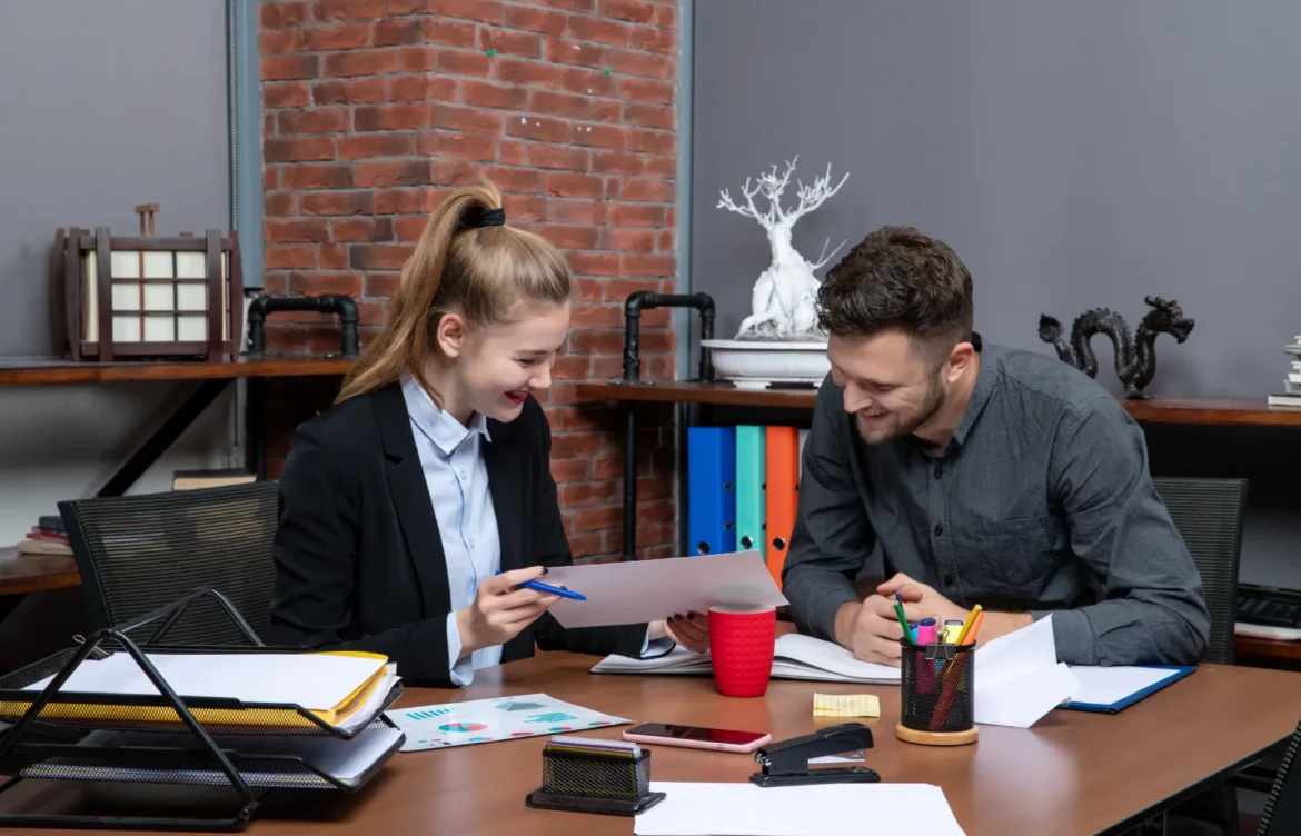 How to Decide Between Finance, Marketing, and HR in Business Study